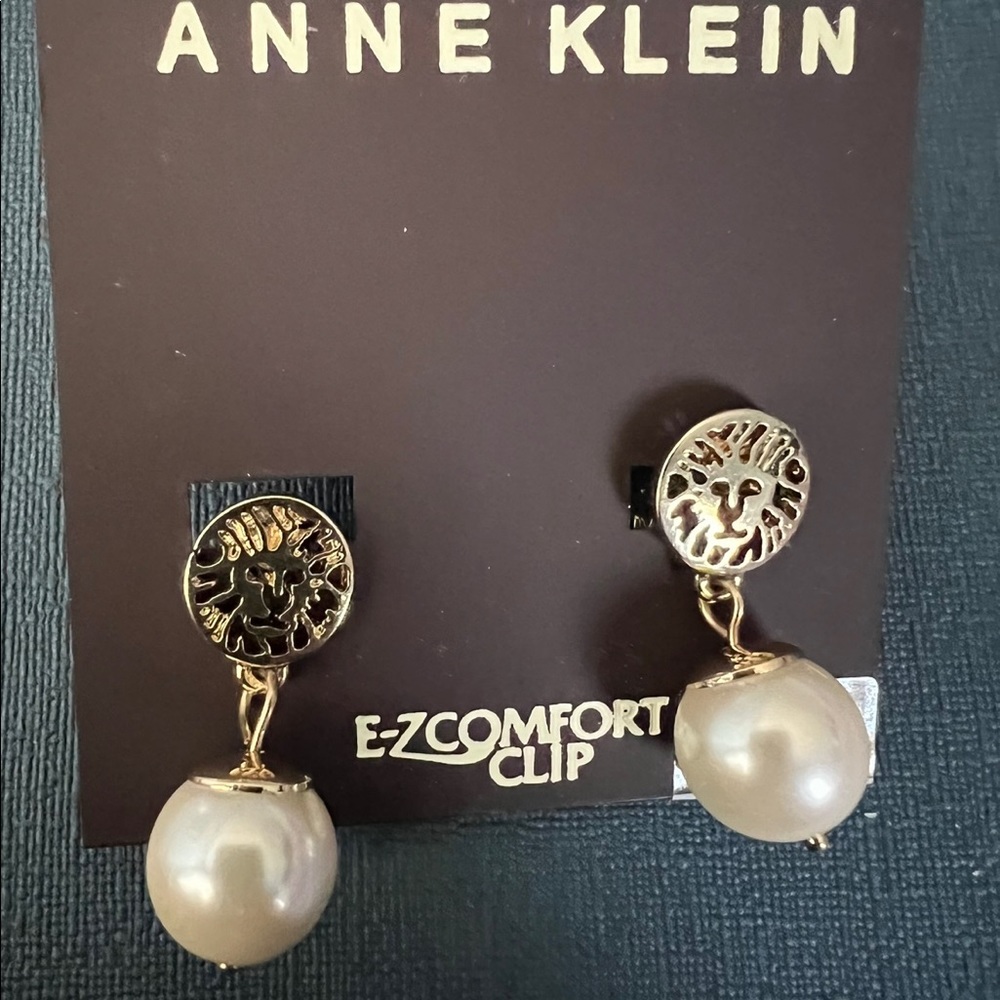 Anne Klein, Clip Earring